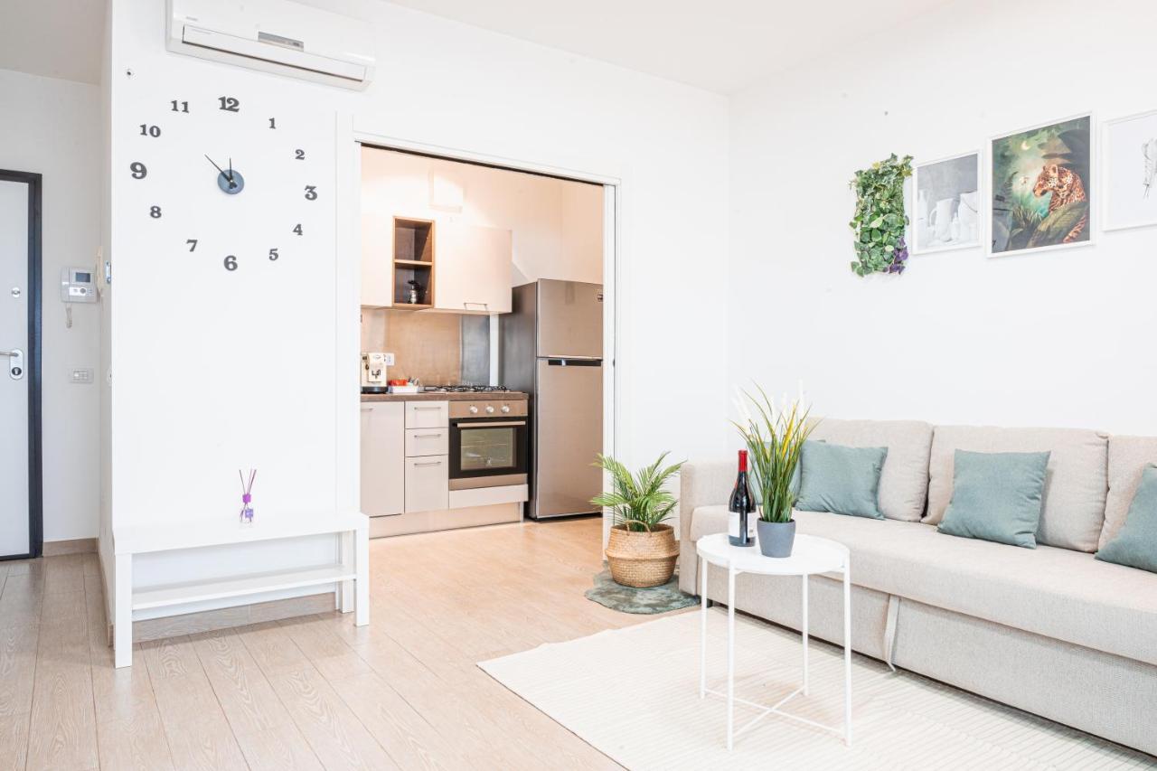 Apulialux - Elegant Apartment Con Netflix 바리 외부 사진