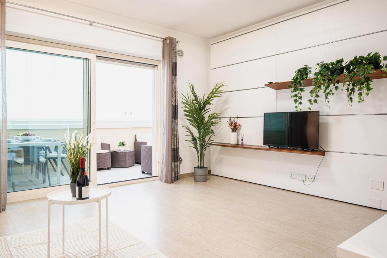 Apulialux - Elegant Apartment Con Netflix 바리 외부 사진